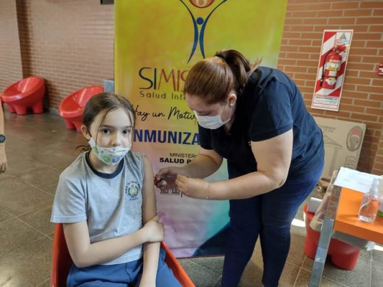 Herrera Ahuad pidió responsabilidad a los padres y docentes para la vacunación a los niños en las escuelas