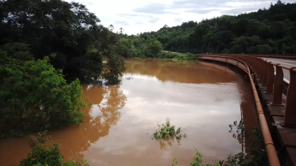 Alerta Creciente: Continúa el corte de los puentes sobre el arroyo Parana-í y Piray Guazú