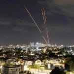 “Y Dios fue a terapia”: la obra de teatro independiente que es un éxito