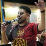 Córdoba y Mendoza multan por tomar mate al volante: qué dice la ley