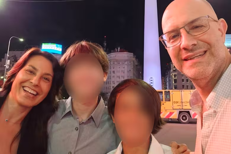 Conmoción en Villa Crespo: hallan sin vida a una familia completa en un departamento