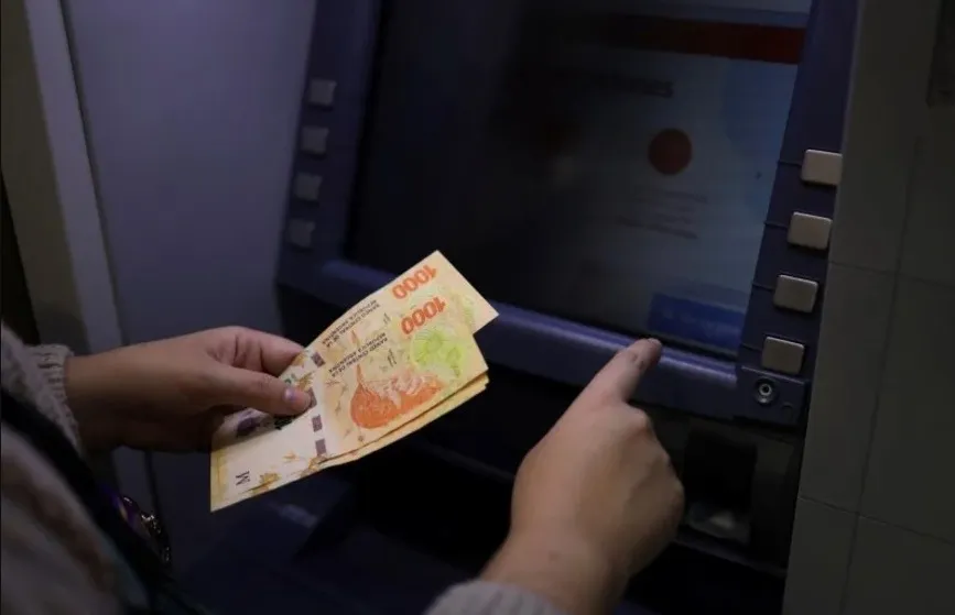 Este jueves se paga el sueldo con aumento a estatales y jubilados en Misiones