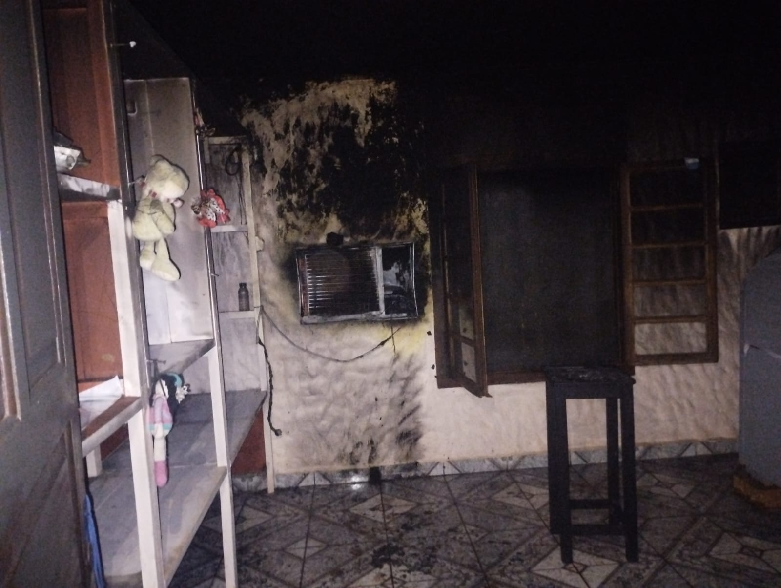 Principio de incendio en una vivienda fue controlado en Puerto Rico