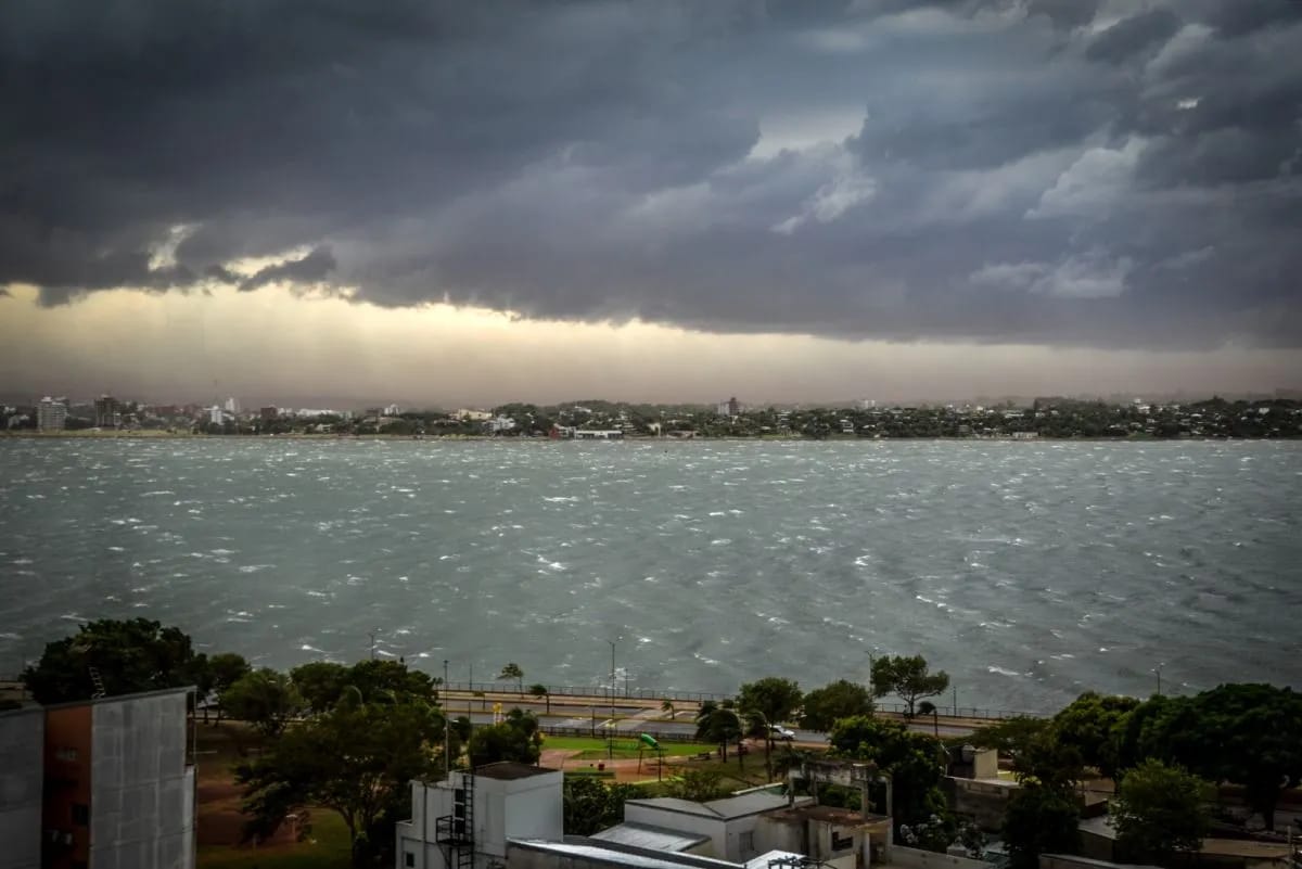 Tormenta y alivio: la temperatura cayó más de 15° en Posadas