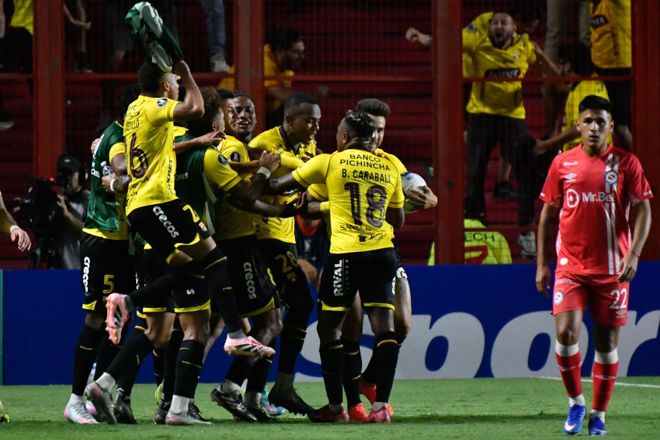 Golpe en La Paternal: Argentinos afuera de la Libertadores
