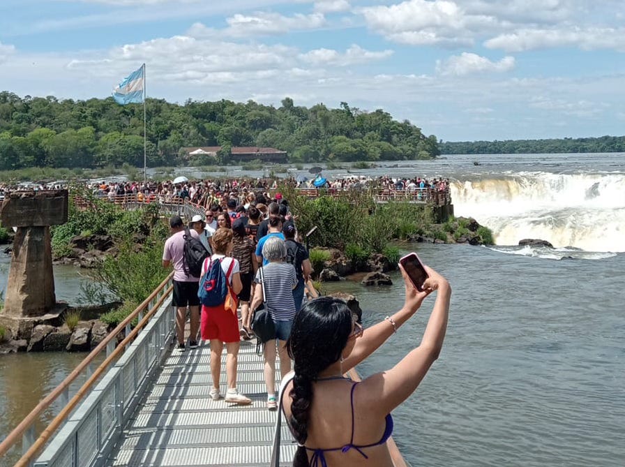 Menos argentinos y más extranjeros: así fue enero en Cataratas
