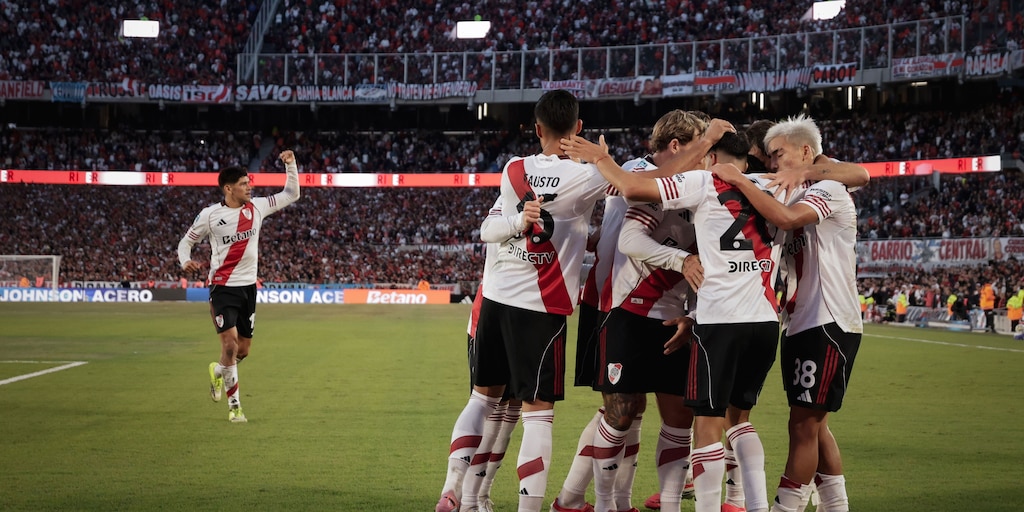 River se afianza: 3-0 ante Belgrano y pleno de victorias en la era Coudet