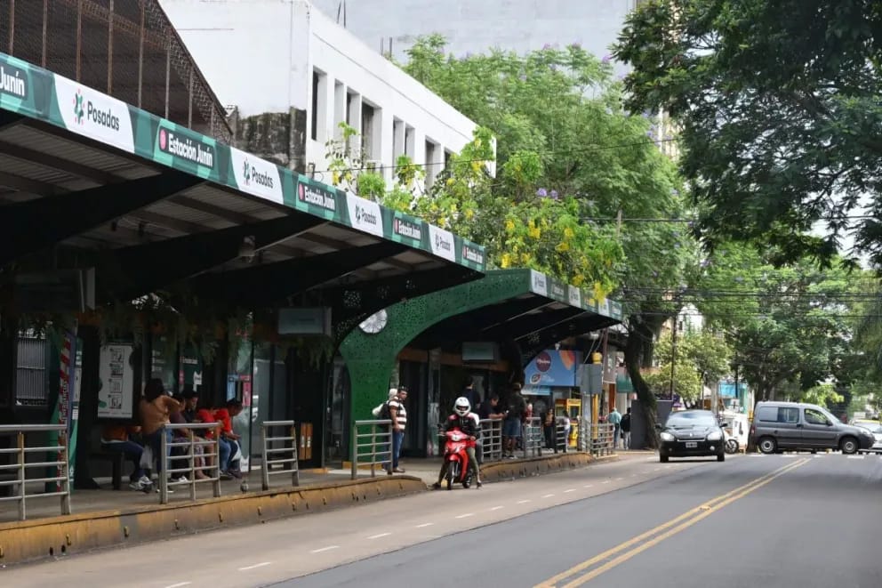 Sin colectivos este jueves: reclamo por fondos y sueldos incompletos impacta en Misiones