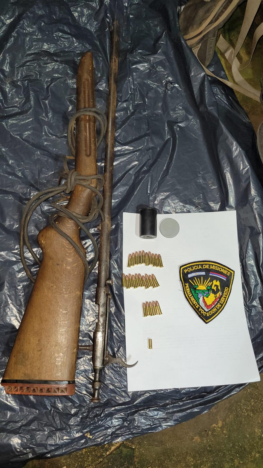 Manipulaba un arma y se disparó accidentalmente, terminó hospitalizado en San Ignacio