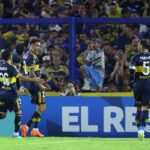 Quedó colgado del alambre al intentar robar y la Policía lo encontró herido y oculto en un baldío