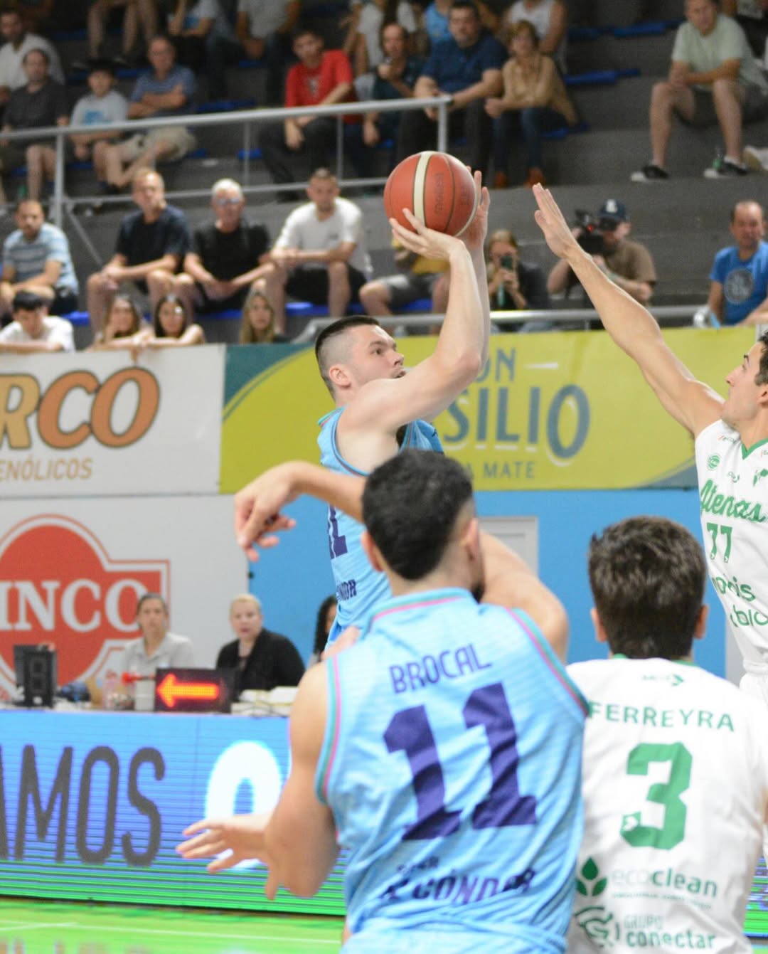 OTC perdió en casa, pero ya tiene la mira en los playoffs