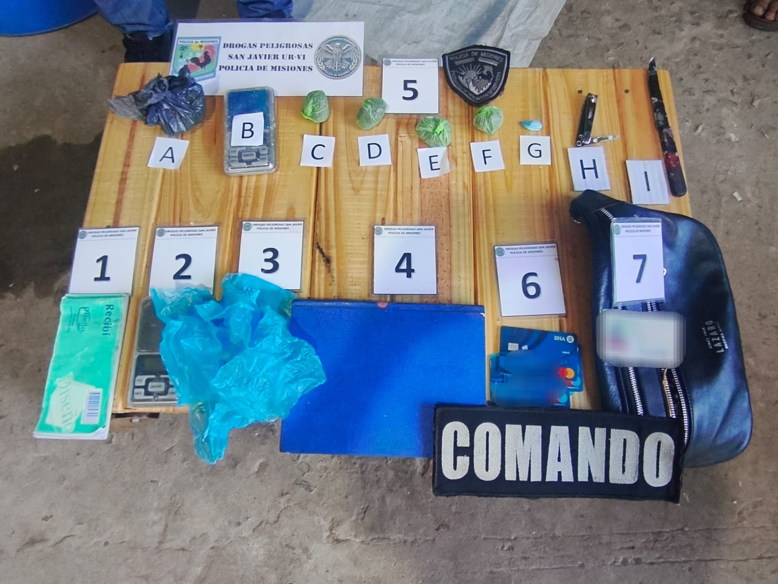 Narcodealer embistió a una policía durante un operativo, secuestraron el auto involucrado y en su casa hallaron droga