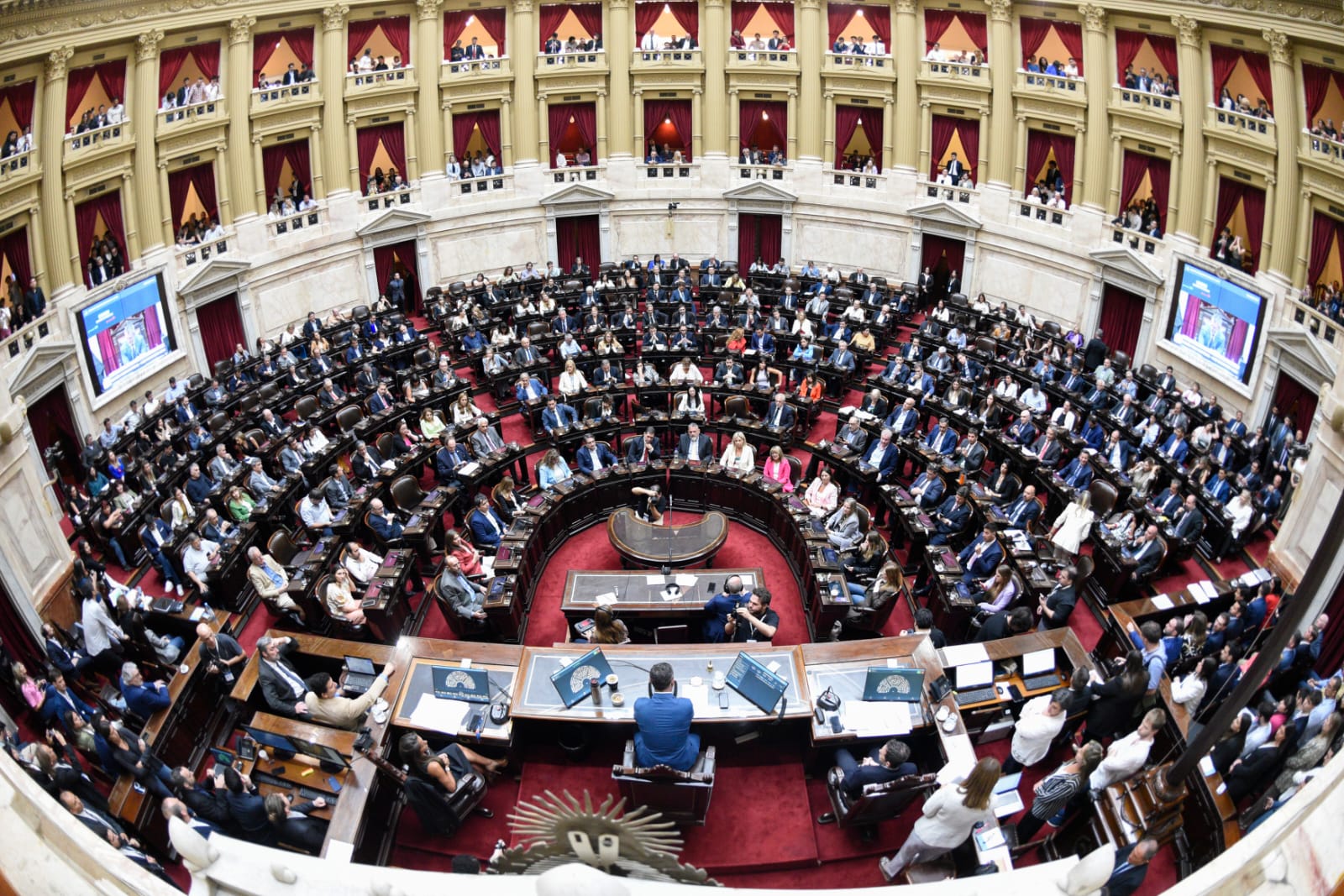 El Gobierno consiguió aprobar la “ley hojarasca” y cambios en subsidios al gas