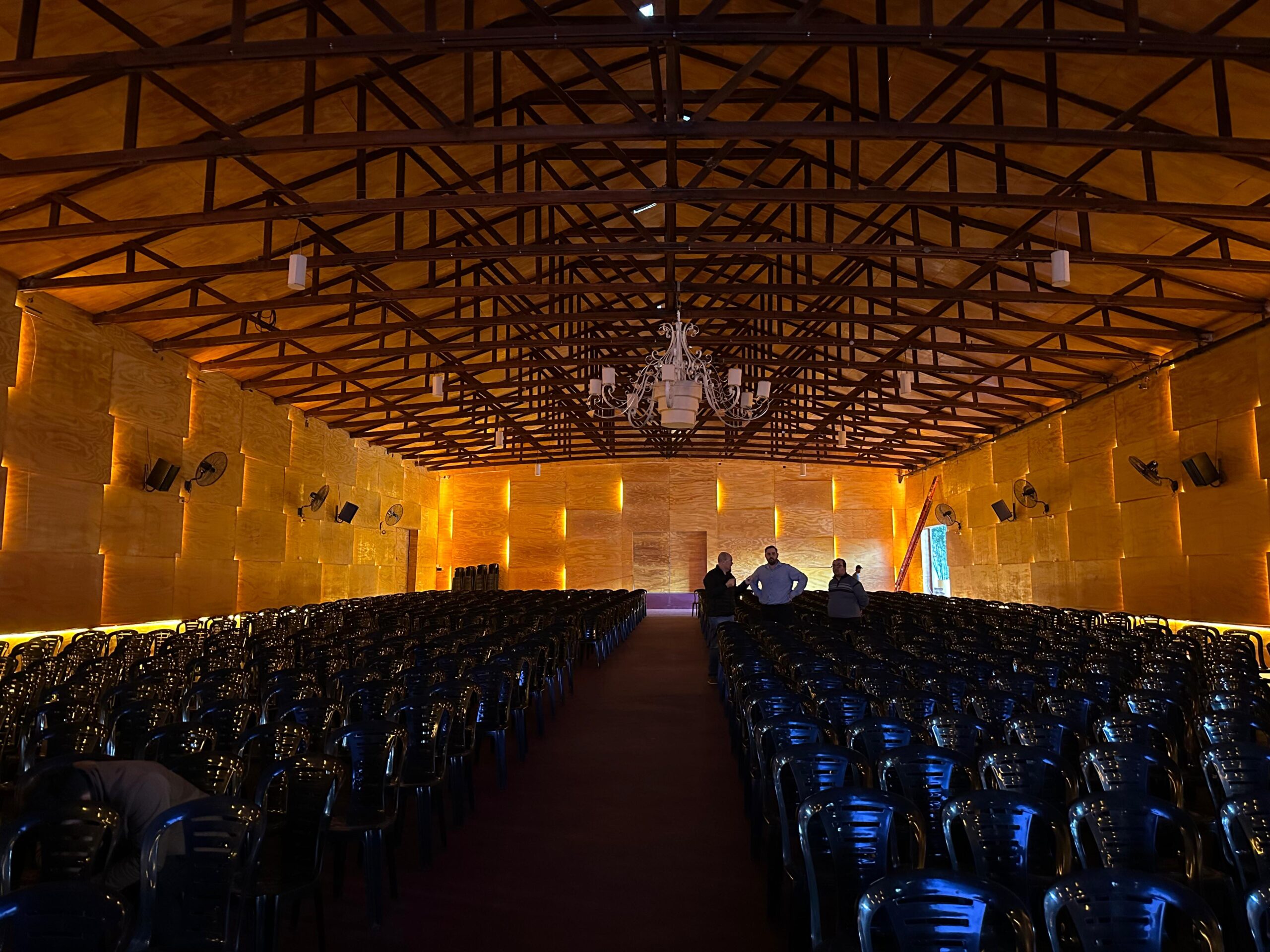 Alem inaugura hoy su Cine Teatro con capacidad para mil personas y una pantalla gigante de 350 pulgadas