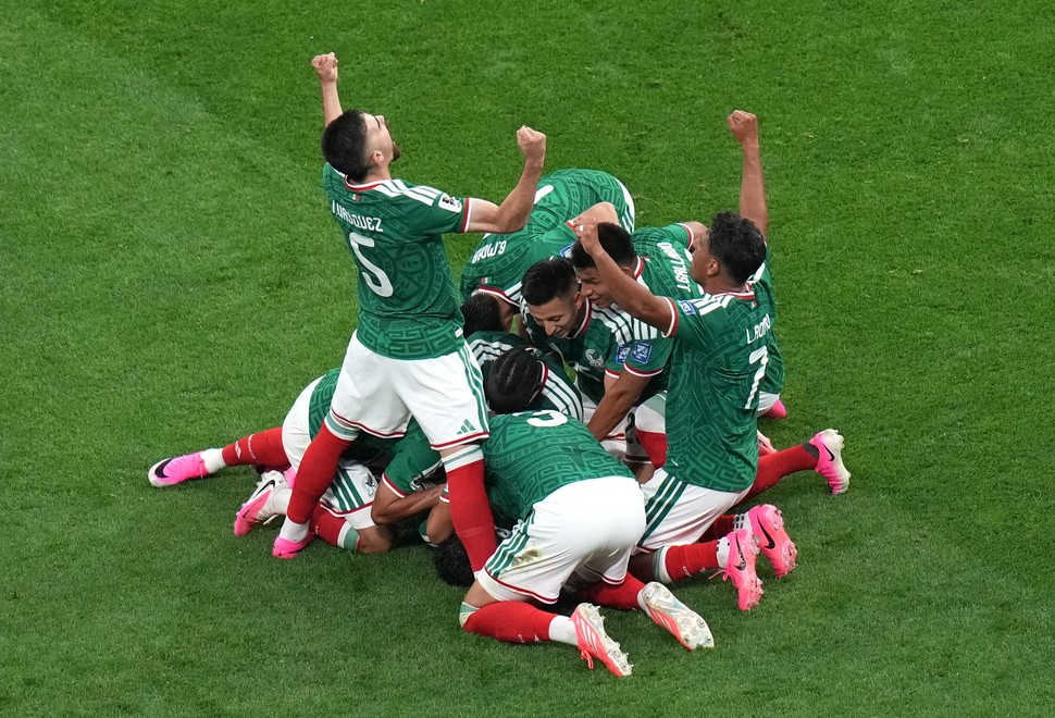México eliminó a Ecuador en el Azteca y ya está en los octavos de final del Mundial