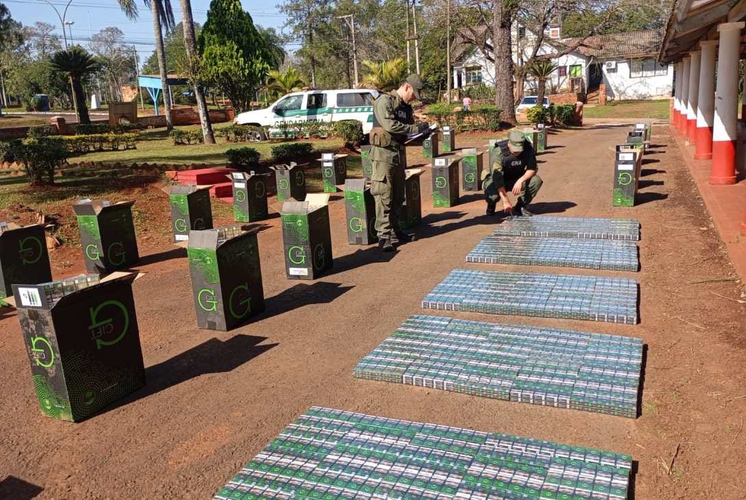 Incautan más de 58 millones de pesos en cigarrillos de contrabando tras una persecución en Jardín América