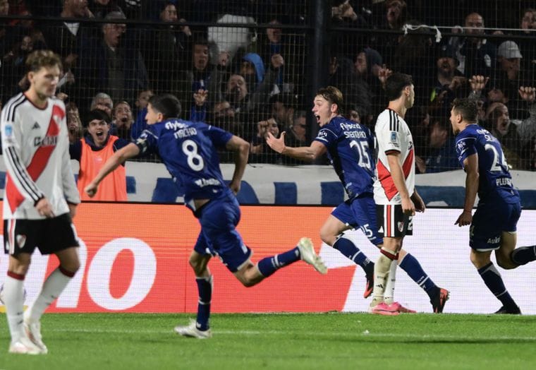 Sin respuestas futbolísticas, el River de Coudet cayó 1-0 ante Gimnasia