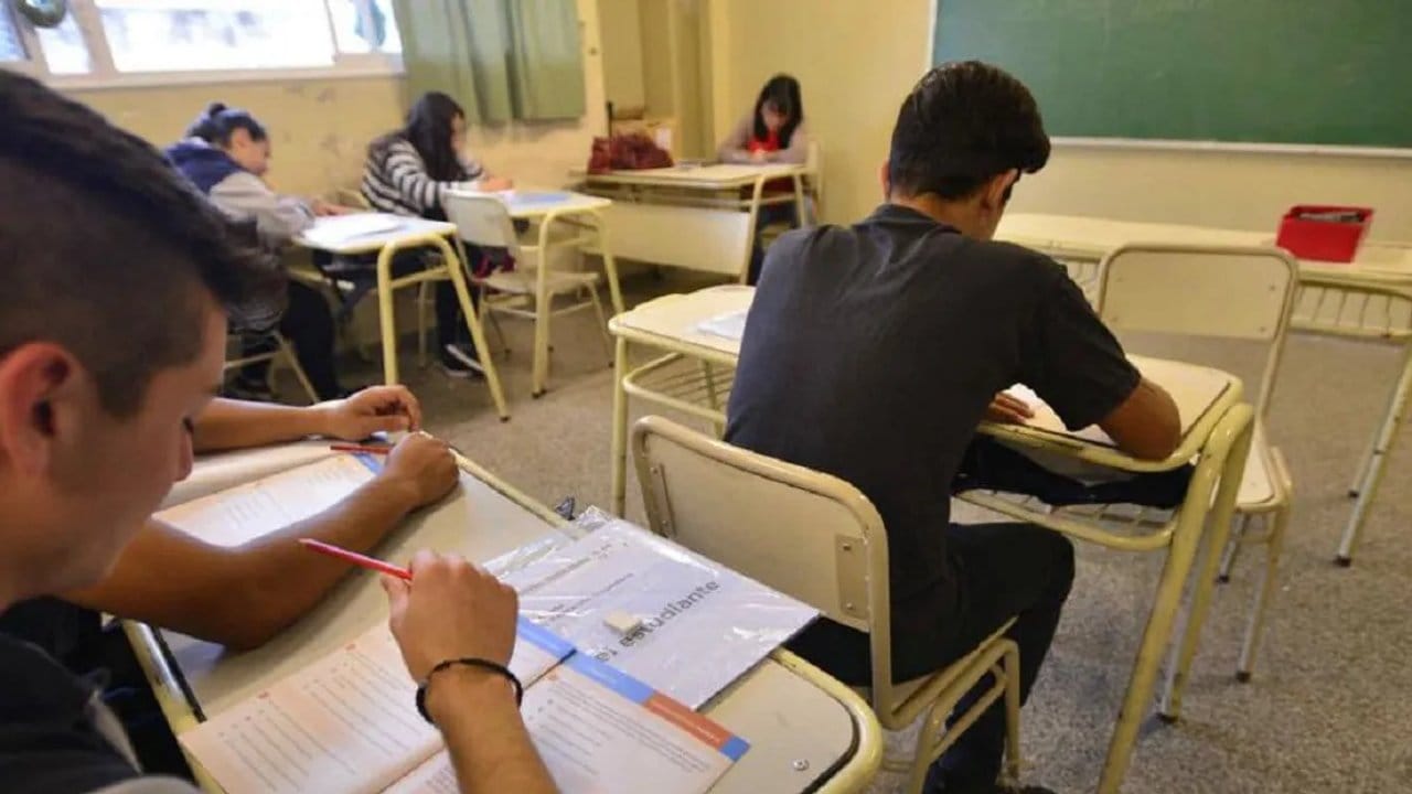 En Argentina, el 75% de los jóvenes completa la secundaria y el país se ubica quinto en la región