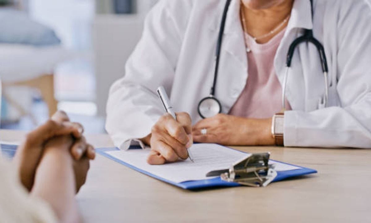 El Gobierno reglamentó el cobro de salud a extranjeros no residentes en centros estatales