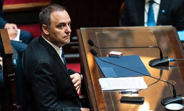 Causa Adorni: la Justicia extendió el plazo para que el ex jefe de Gabinete responda a la intimación por su patrimonio
