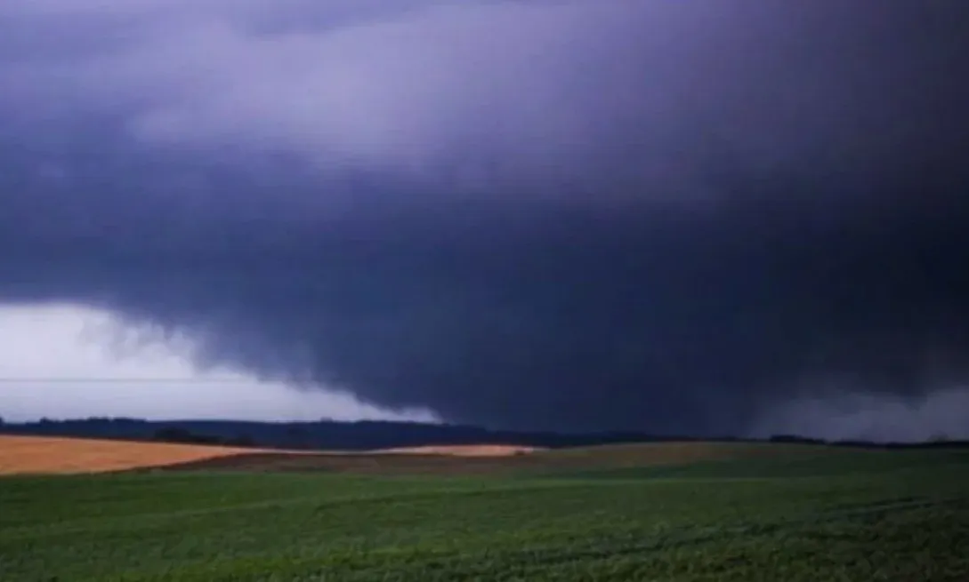 Temporal extremo en la región: un tornado golpeó territorio brasileño cerca de Misiones