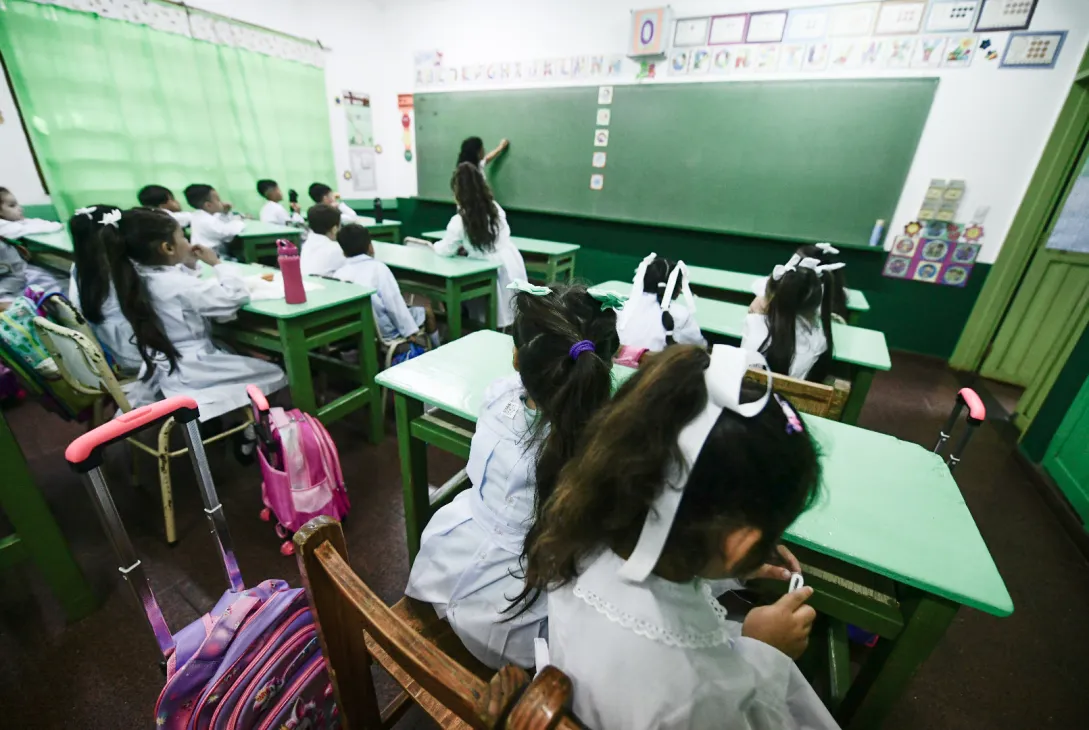 El CGE presentó sus metas presupuestarias en la Legislatura con foco en salarios, tecnología y salud docente