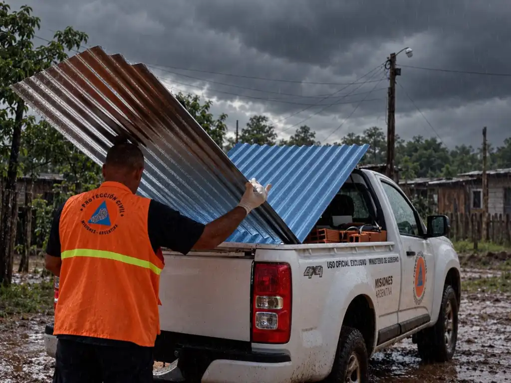 Asisten a casi 500 familias tras el severo temporal en el norte de Misiones