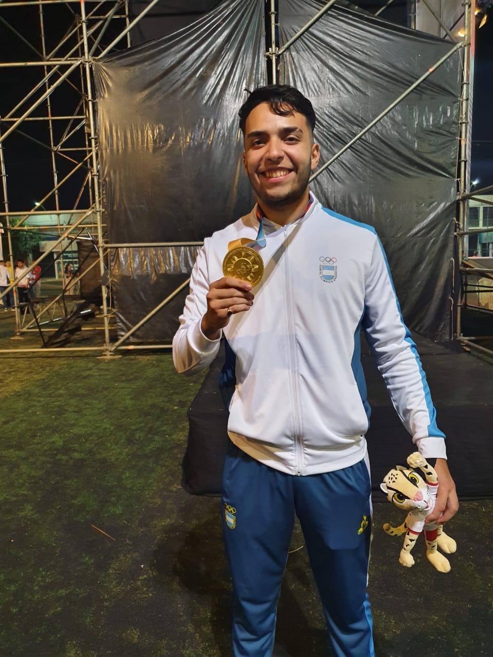 Brillo albiceleste en la esgrima: el posadeño Servello le dio una nueva presea dorada a la Argentina en los Juegos Suramericanos
