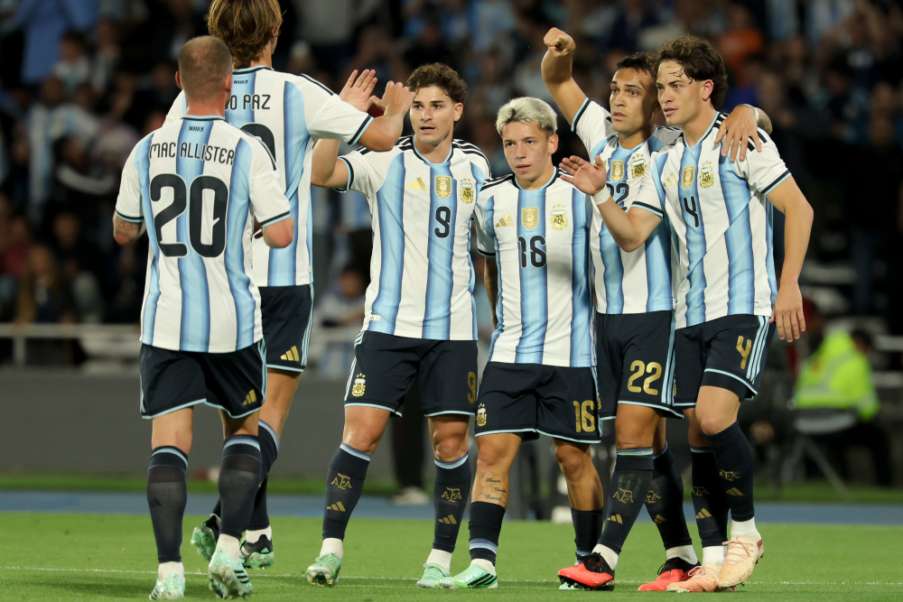 Lautaro abrió el camino y la Selección goleó a Bolivia en su primer examen posmundial