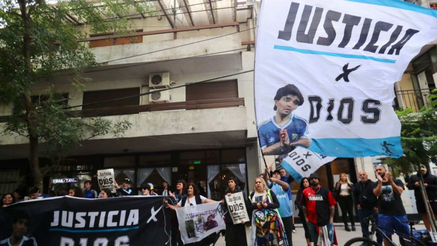 Causa Maradona: las querellas de sus hijos exponen sus argumentos a días del veredicto final