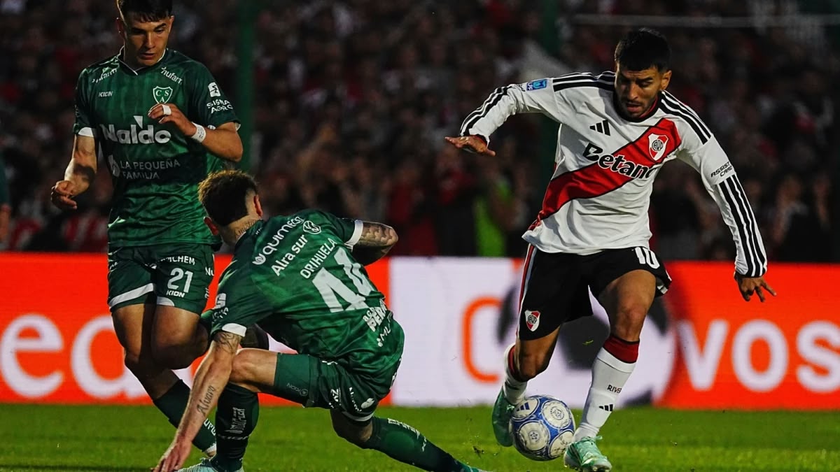 Empate con gusto a poco: River reaccionó a tiempo pero no le alcanzó frente a Sarmiento