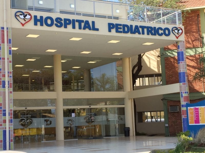 Investigan las circunstancias en las que un adolescente fue apuñalado en el barrio Paraíso