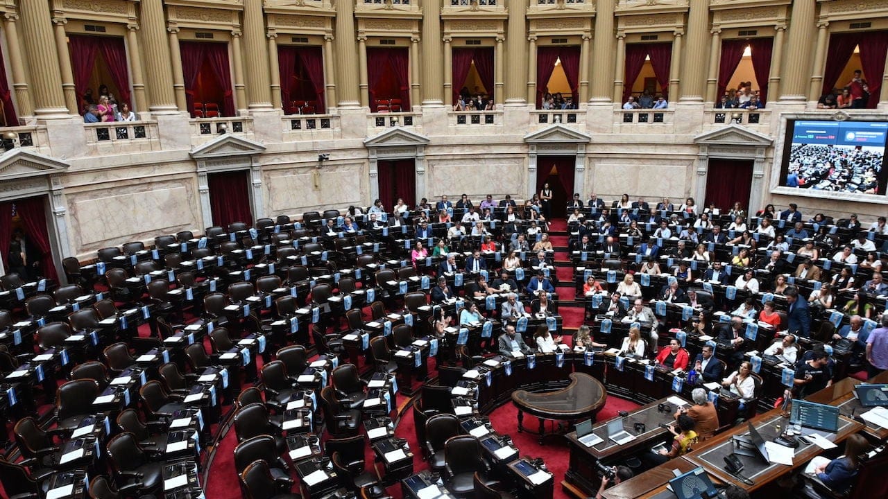 Diputados sesiona desde el mediodía con una extensa agenda impulsada por el oficialismo