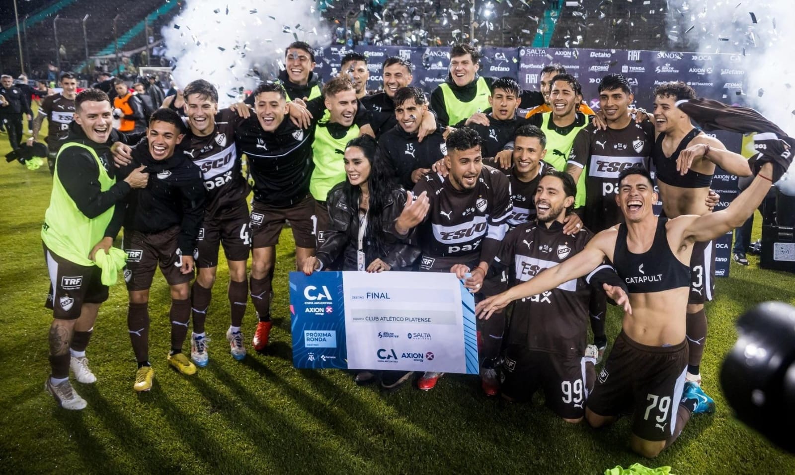 Con Cozzani como figura en los penales, Platense avanzó a la final de la Copa Argentina