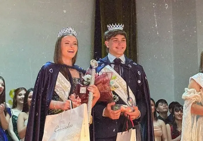 Estudiantina 2026: Solana Krieger y Enzo Gutiérrez fueron coronados como los nuevos reyes estudiantiles